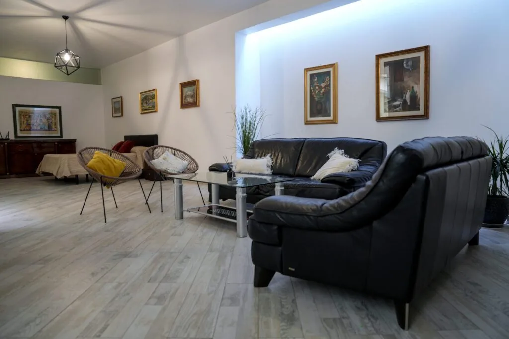 Soggiorno quadri